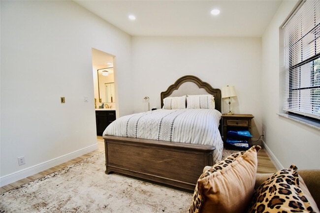 Building Photo - 7917 La Mirada Dr