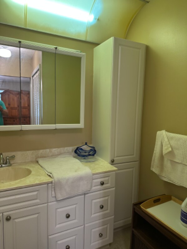 Building Photo - 9900 Pineapple Tree Dr