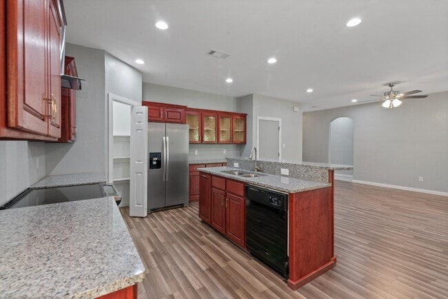 Building Photo - 1253 E Jessamine St