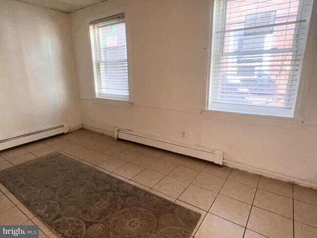 Building Photo - 1247 Shackamaxon St