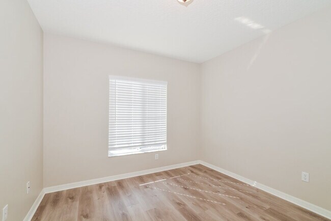 Building Photo - 15261 Harrowgate Way