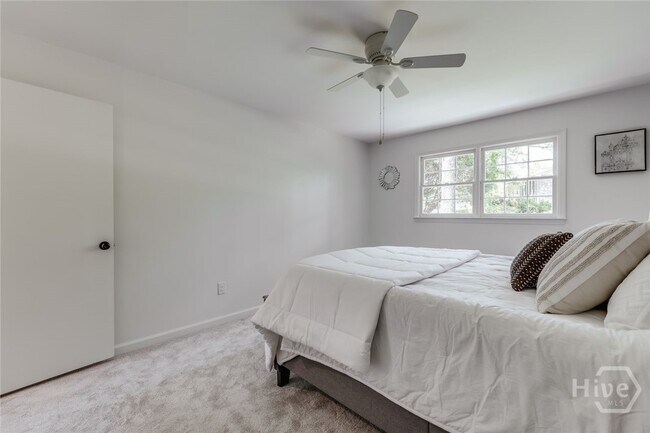 Building Photo - 315 Davis St