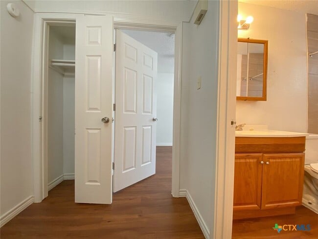 Building Photo - 20115 San Marcos Hwy