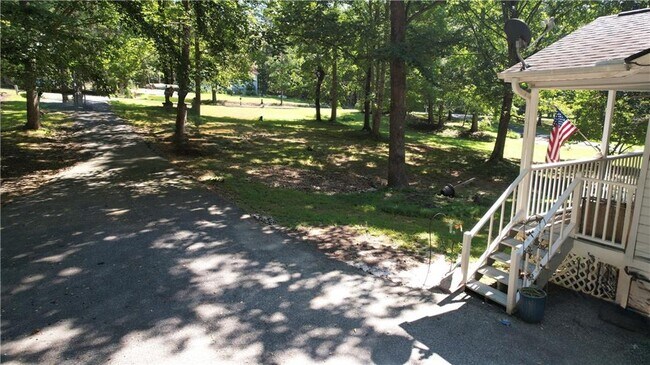 Building Photo - 186 River Trace Dr