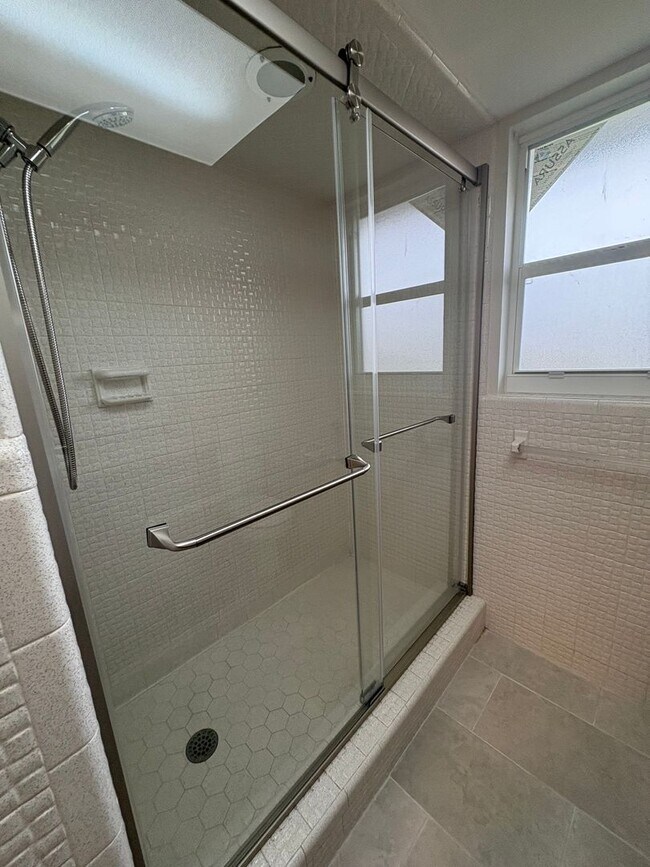 Building Photo - 210 Delido Ct