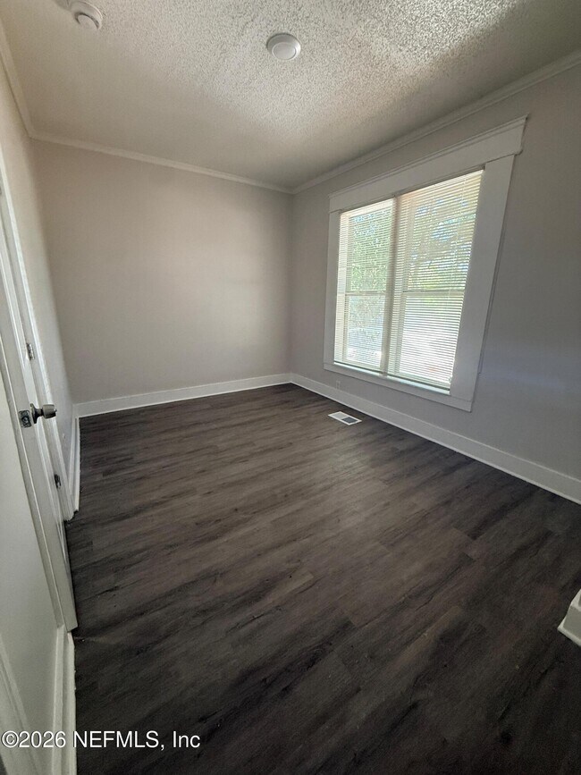 Building Photo - 1226 Clark St