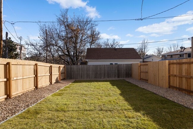 Building Photo - Modern New Construction Duplex in Desirabl...