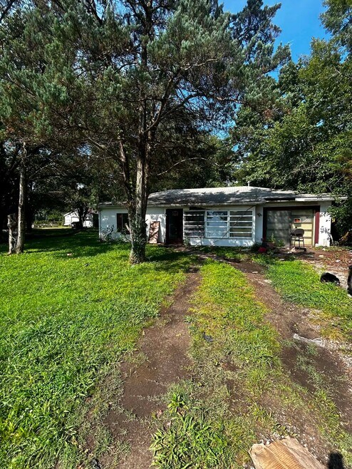 Building Photo - 107 Judith Ln
