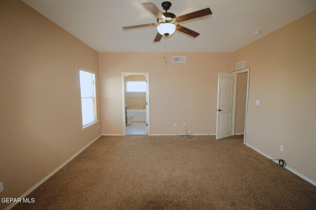 Building Photo - 3900 Loma Cortez Dr