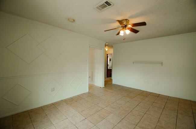 Building Photo - 8937 Etta St