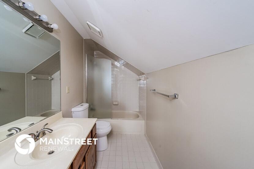 Building Photo - 10501 Bay Pointe Ct