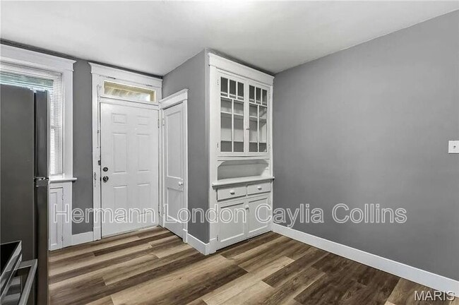 Building Photo - 4234 Dewey Ave