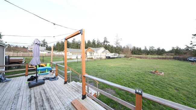Building Photo - 3 Bed 2 Bath - Pet Friendly - Groups - NAS Whidbey