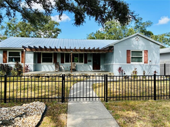 Primary Photo - 515 34th Ave NE