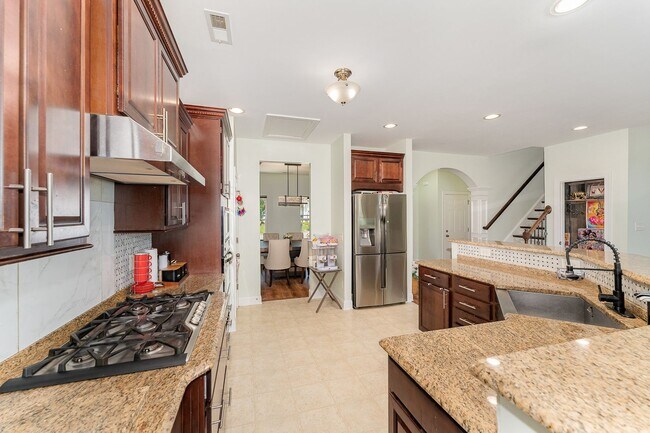 Building Photo - Beautiful 4/3 in High Point