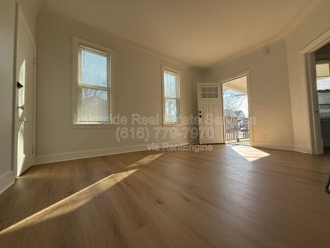 Building Photo - 1101 Dayton St SW