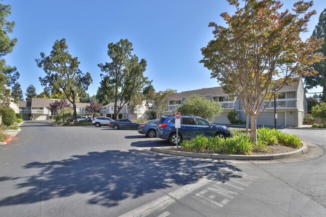 Building Photo - Newly renovated townhome in Cupertino with top schools and great amenities
