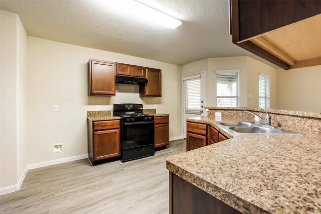 Building Photo - 5310 Rio Ramos St