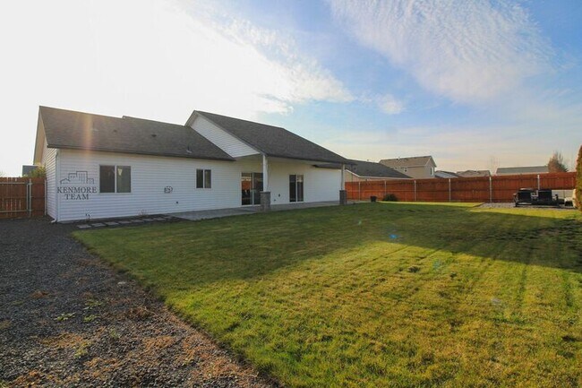 Building Photo - 4803 Catalonia Dr