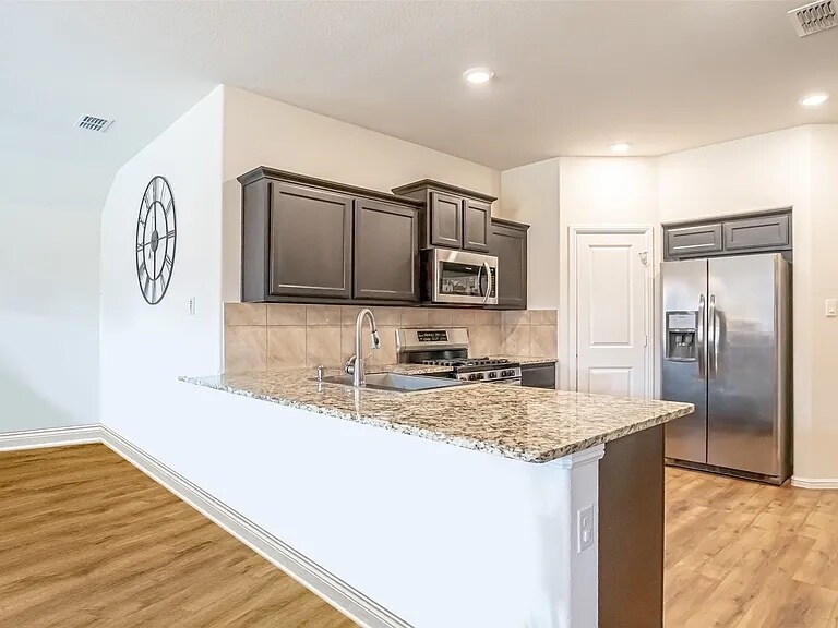 Building Photo - 9912 Huntersville Trl