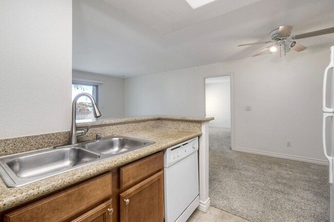 Building Photo - Gated Community - Ready To Go