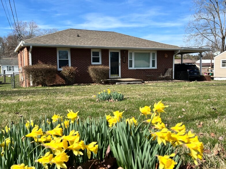 Primary Photo - 617 Centeroak Dr