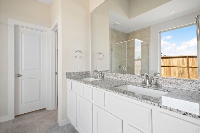 Building Photo - 820 Sendero Trail