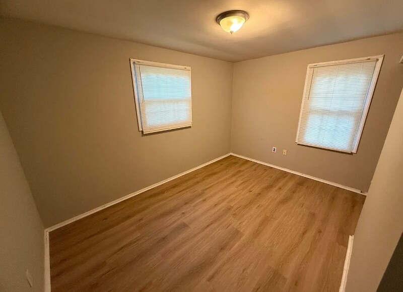 Building Photo - 3521 Dundale Rd