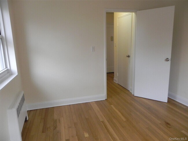 Building Photo - 11 Schenck Ave