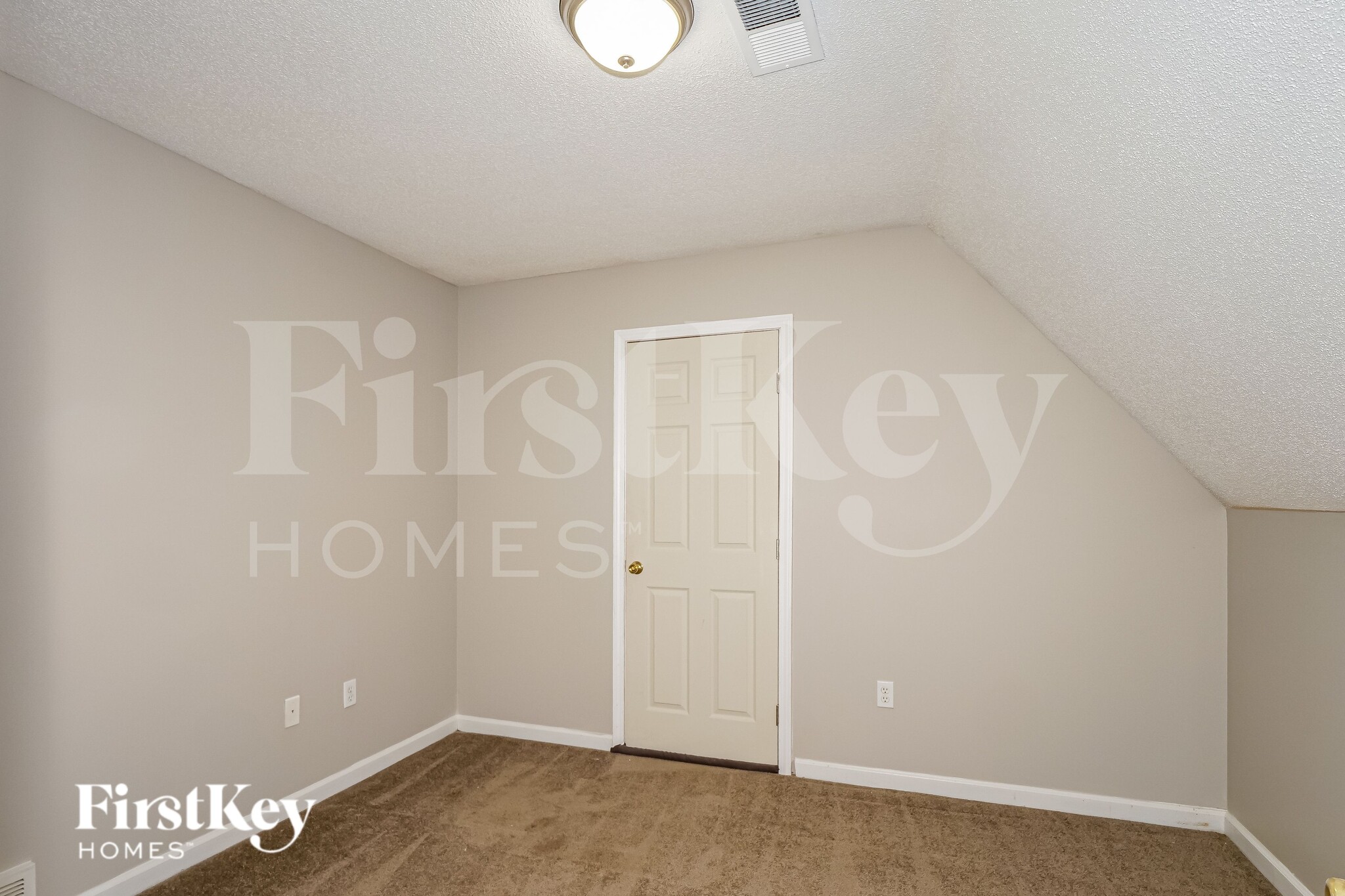 Building Photo - 7601 Broken Hickory Dr