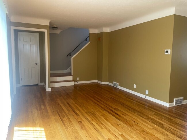 Building Photo - 4173 Hinsdale Rd