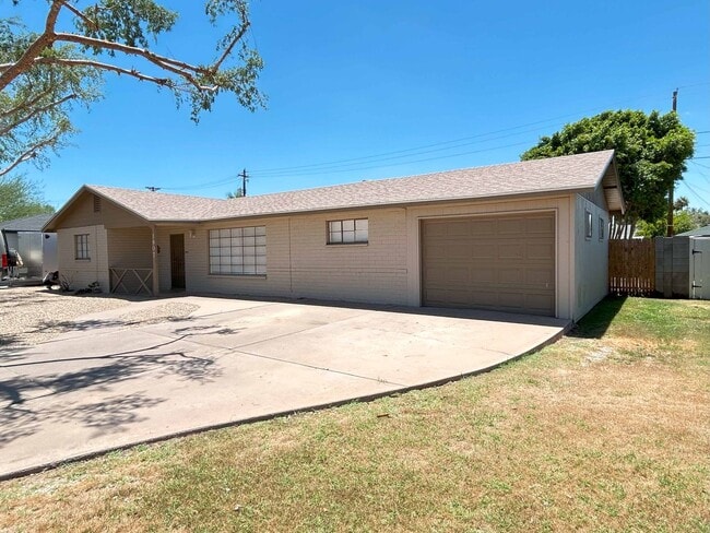 Building Photo - Highland Estates