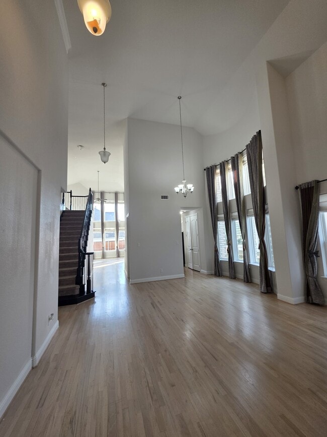 Building Photo - 5600 Snowberry Dr