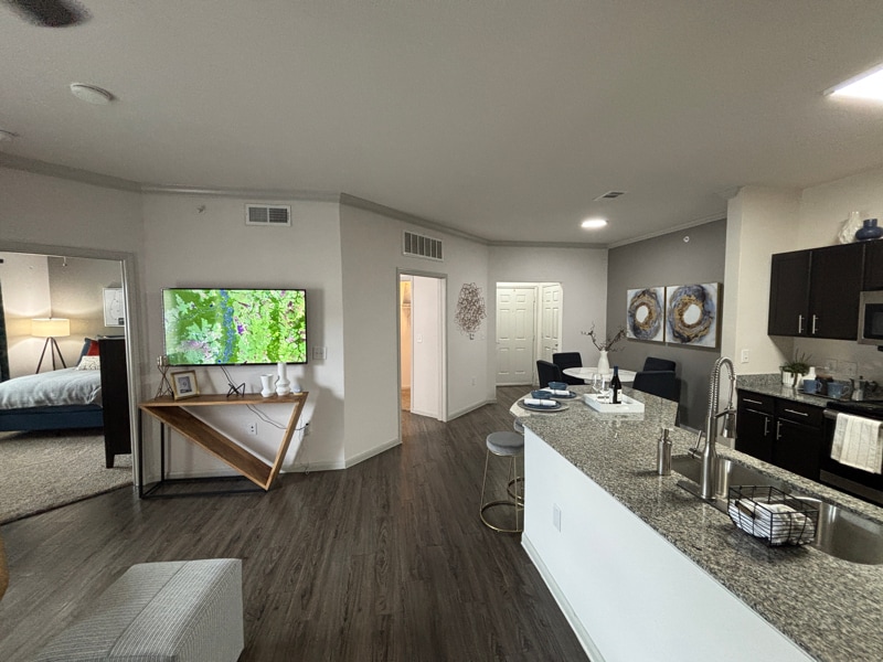 Building Photo - 4624 Cromwell Dr