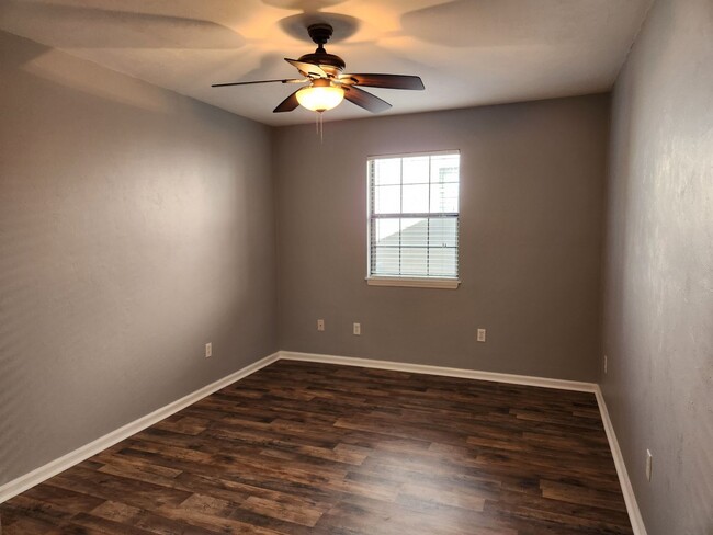 Building Photo - Updated 2 bedroom duplex with all wood flo...