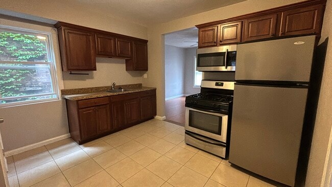 Building Photo - 12010 Paul Ave