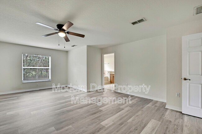 Building Photo - 12052 Jade Ave