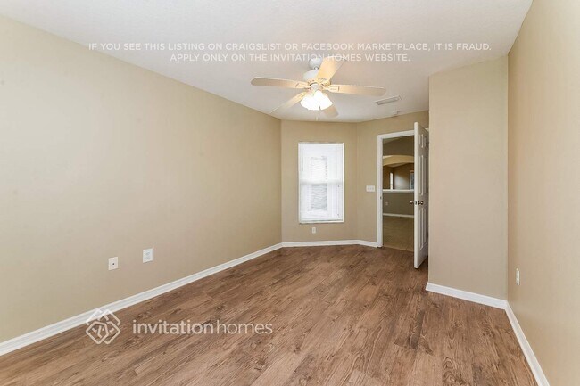 Building Photo - 11801 Acorn Woods Terrace