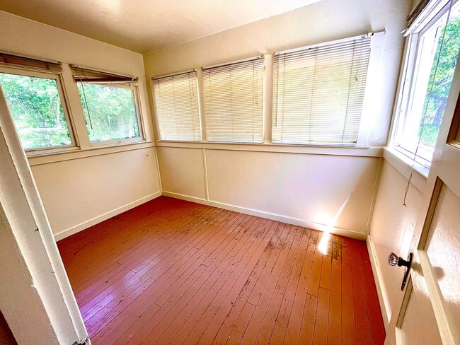 Building Photo - 3 Bedroom 1 bath home in Nevada City