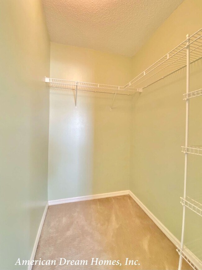 Building Photo - Wonderful Home in Andover Lakes!