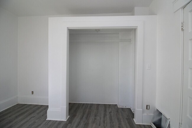 Building Photo - 90-990 Baker St