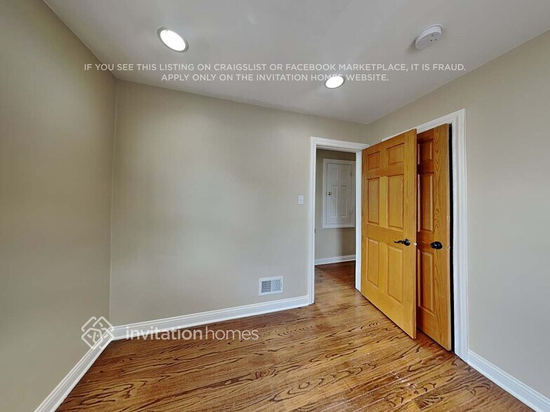 Building Photo - 2028 N 75th Ct