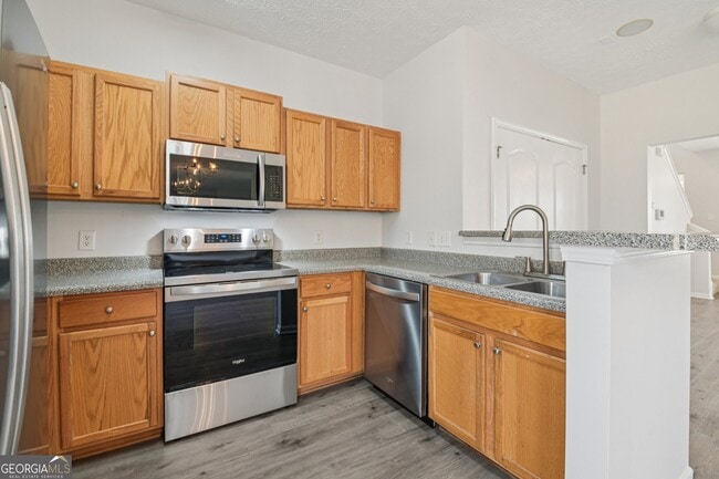 Building Photo - 6416 Ellenwood Dr