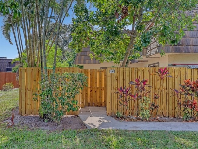 Building Photo - 4095 Palm Bay Cir