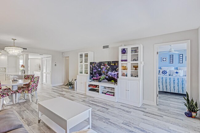 Building Photo - 1130 Sugar Sands Blvd