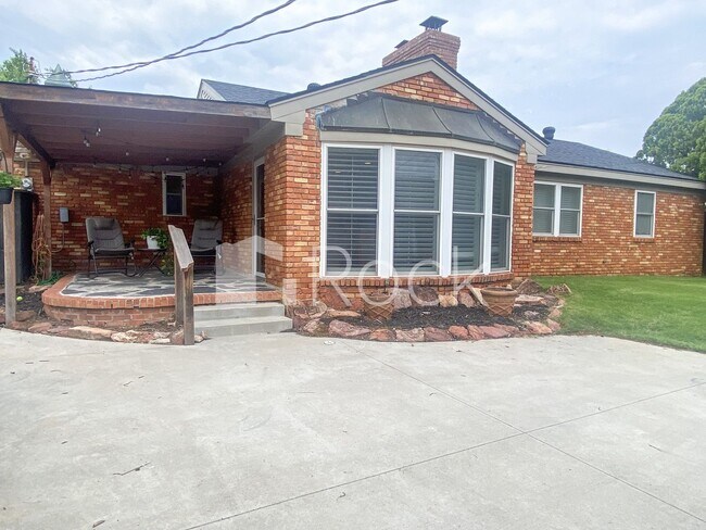 Building Photo - 3308 NW 60th St