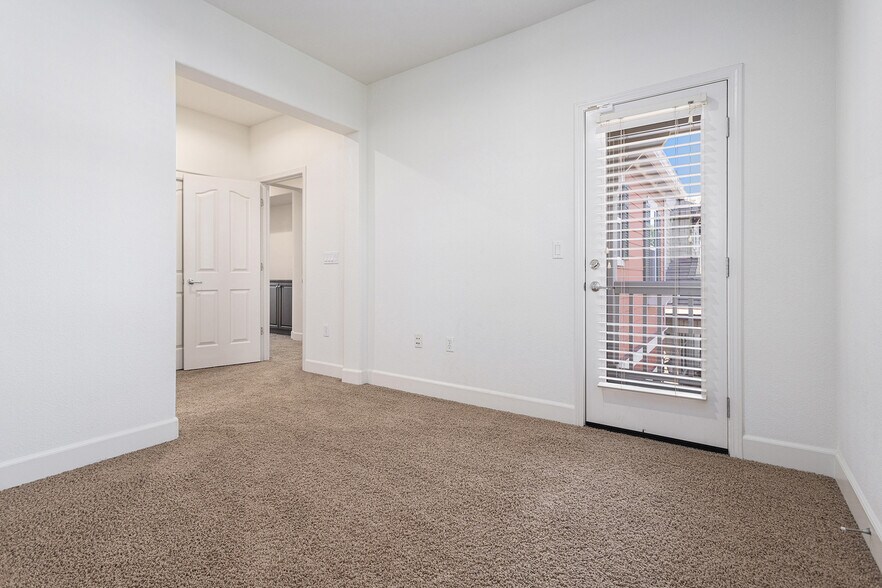 Building Photo - 4970 Trescott Ct