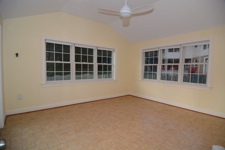 Building Photo - 9416 Gamba Ct