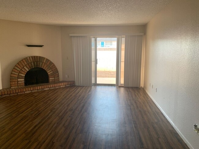 Building Photo - 953 W Cortez Ln