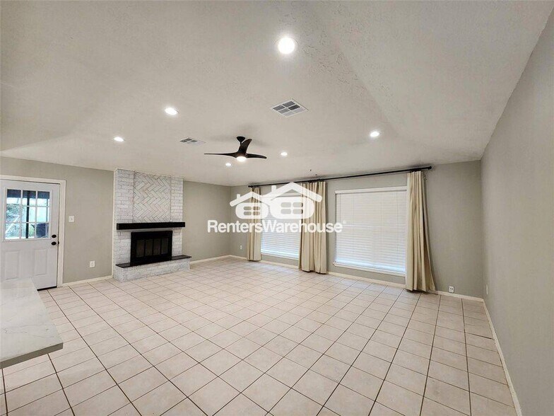 Building Photo - 8327 Bird Run Dr